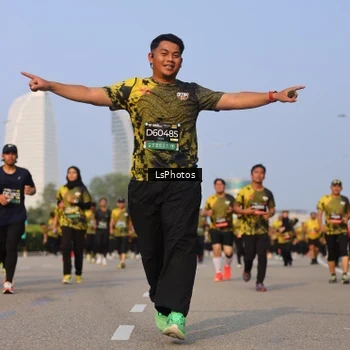 Runner Photo 6918675