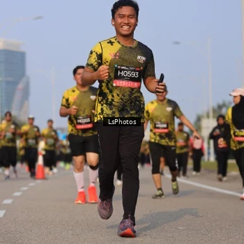 Runner Photo 6918678
