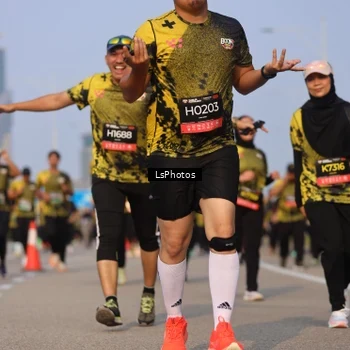 Runner Photo 6918690