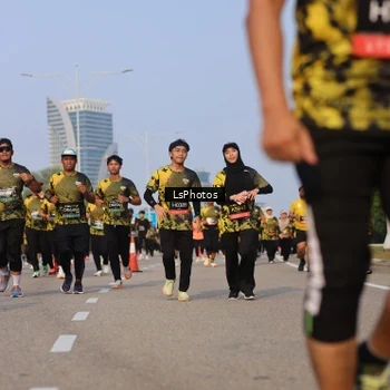 Runner Photo 6918693