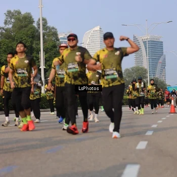 Runner Photo 6918714