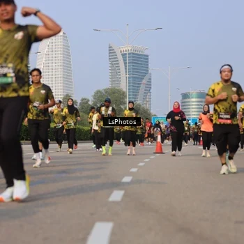 Runner Photo 6918724