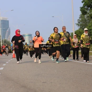 Runner Photo 6918730