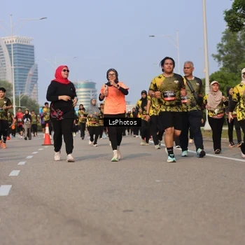 Runner Photo 6918733