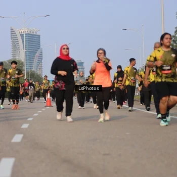Runner Photo 6918734