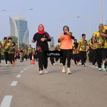 Runner Photo 6918735