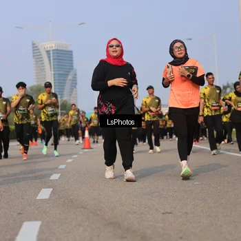 Runner Photo 6918741