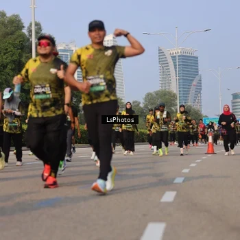 Runner Photo 6918743