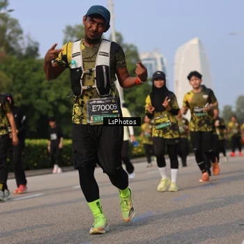 Runner Photo 6918745