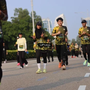 Runner Photo 6918749