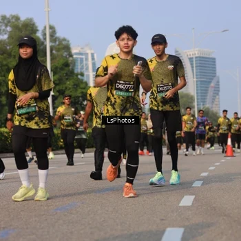 Runner Photo 6918752