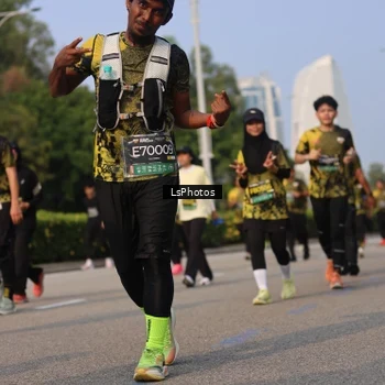 Runner Photo 6918755