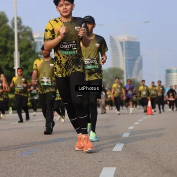 Runner Photo 6918757