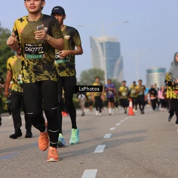 Runner Photo 6918759