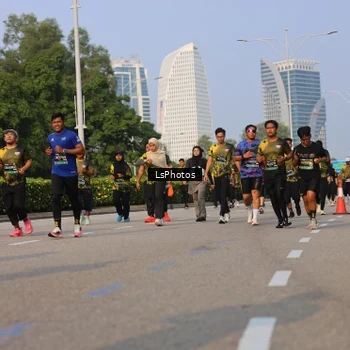 Runner Photo 6918769