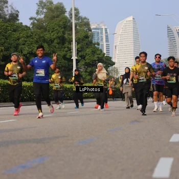 Runner Photo 6918772