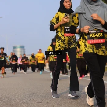 Runner Photo 6918773