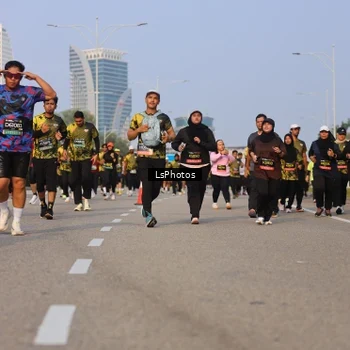 Runner Photo 6918783
