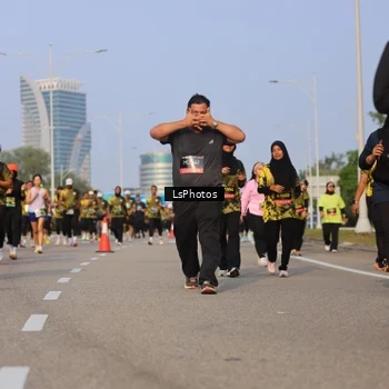 Runner Photo 6918796