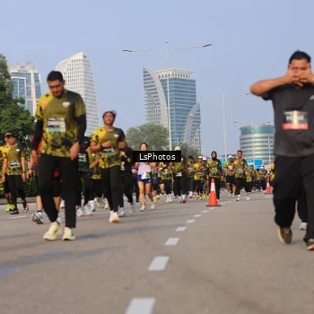 Runner Photo 6918800