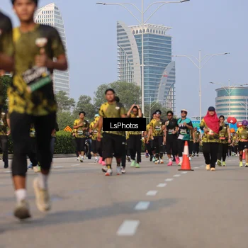 Runner Photo 6918874