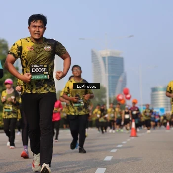 Runner Photo 6918925