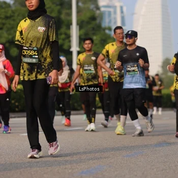 Runner Photo 6918945