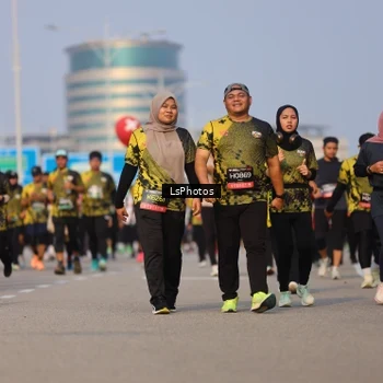Runner Photo 6918975