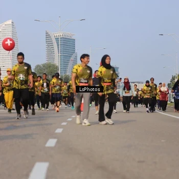 Runner Photo 6918998