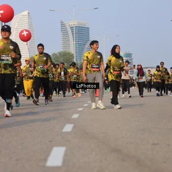 Runner Photo 6919000