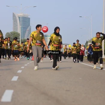 Runner Photo 6919001