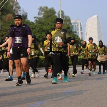 Runner Photo 6919024