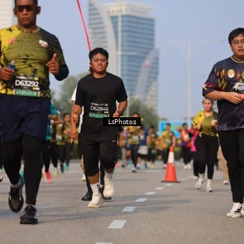 Runner Photo 6919050