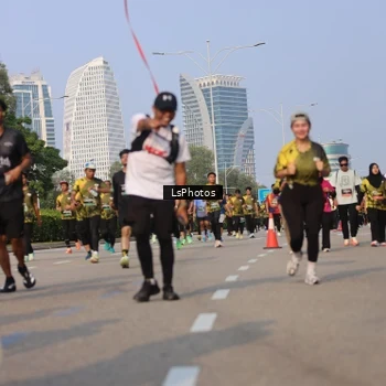 Runner Photo 6919060