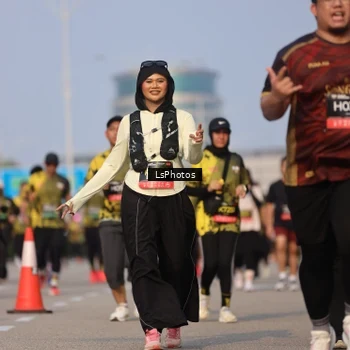 Runner Photo 6919075