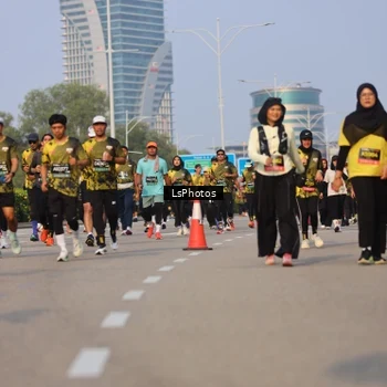 Runner Photo 6919076