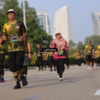 Runner Photo 6919123