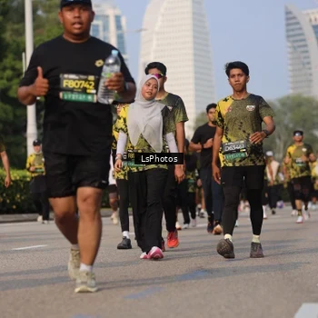 Runner Photo 6919180
