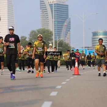 Runner Photo 6919211