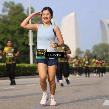 Runner Photo 6919754