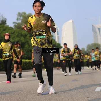 Runner Photo 6919796
