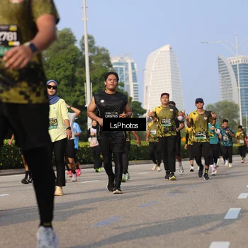 Runner Photo 6919900