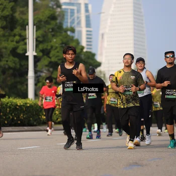 Runner Photo 6920020