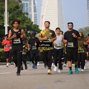 Runner Photo 6920024