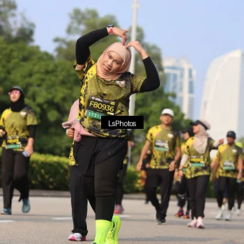 Runner Photo 6920685