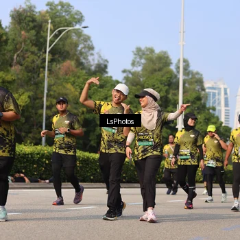 Runner Photo 6920692