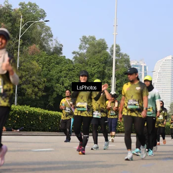 Runner Photo 6920700