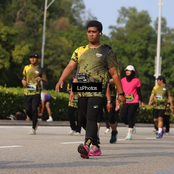 Runner Photo 6920753