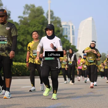Runner Photo 6920771