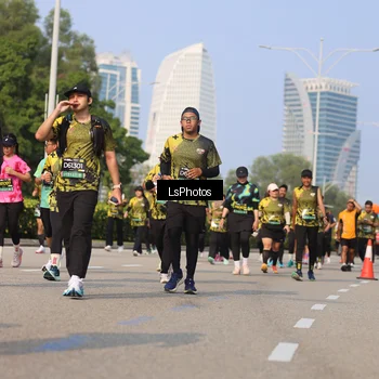 Runner Photo 6920791